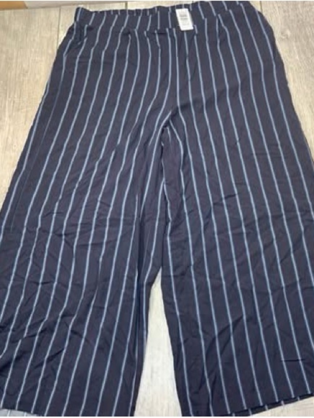 Torrid women’s light weight dress pants navy blue with stripes 3x regular Nwt